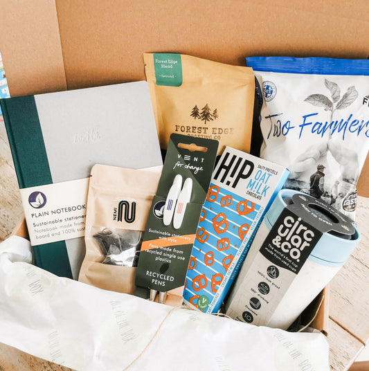 Eco-friendly onboarding gift box - gender neutral gifts . Great Onboarding Gift full of sustainable, practical gifts, great as a new team member gift